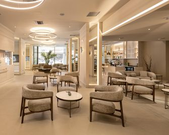 Holiday Inn Thessaloniki By IHG - Thessaloniki - Lobby