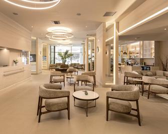 هوليداي إن تسالونيكي، آن آي آيتش جي هوتل - ثيسالونيكي - ردهة