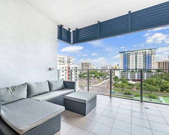 Your Keys to Larrakeyah Coastal Comfort with Pool - Winnellie - Balcony