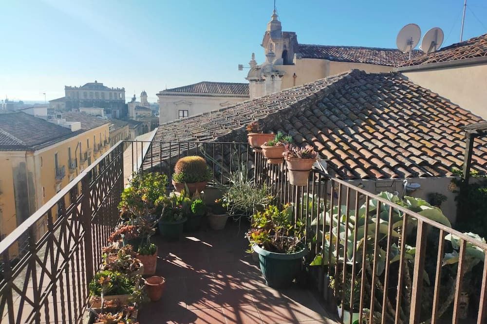 Crociferi B&B - קטאניה - מרפסת