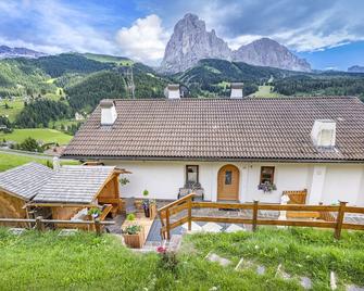 Apartments Rondula Pic - Santa Cristina Valgardena - Edificio