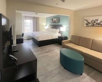 Sleep Inn and Suites - Newport News - Bedroom