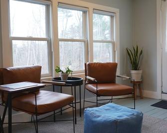 Peaceful Guesthouse in Rockport - Rockport - Living room