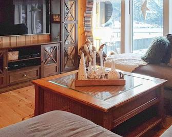 8 Person Holiday Home In Sundlandet - Kyrksæterøra - Living room