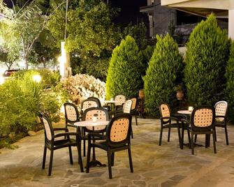 Ilion - Loutraki - Patio