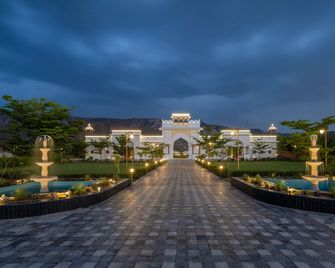 Hukamgarh - A Luxury Boutique Resort - Nawalgarh - Lobby