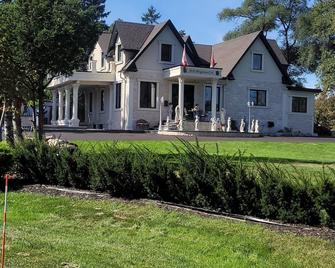Beautiful Luxurious Suite Close To Lakes - Mississauga - Building