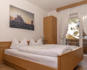 Pension Haunold - San Candido - Bedroom