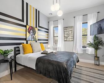 30% Off! Prime Area Near Nyc & Ewr, 98 Walk Score - Newark - Bedroom