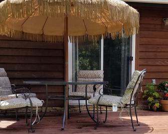 White Squirrel Cottage - Crawfordville - Patio