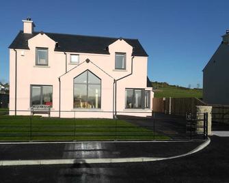 Gromoth Mountain View Cottage - Heather Cottage - Ballyroney - Building