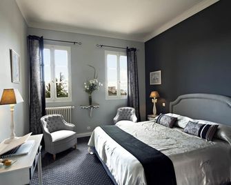Hôtel la Magnaneraie - Villeneuve-lès-Avignon - Schlafzimmer