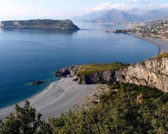La Casa Di Chiaretta - Falerna - Playa