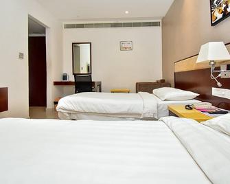 Hotel Srivatsa - Kakinada - Habitación