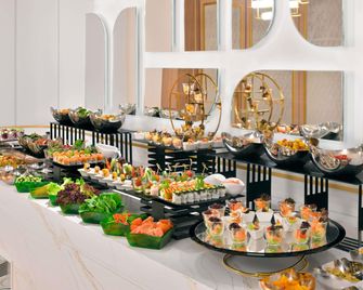 Mövenpick Hotel Tahlia Jeddah - Jedda - Buffet