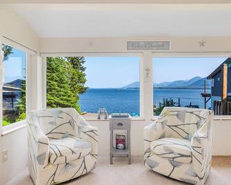 6 Mi to Main St: Oceanfront Cottage in Ketchikan - Ketchikan - Balkon