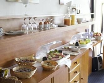 Hotel & Restaurant Dortmunder Eck - Horn-Bad Meinberg - Buffet