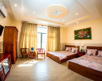 Hotel Van Xuan 79 - Chau Doc - Ložnice