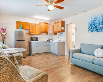 Bella Sirena Inn - St. Pete Beach