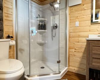 Kenai Peninsula Cabin centrally located between Seward & Cooper Landing. - Moose Pass