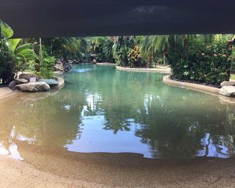 Cairns Golf Course Apartment - Woree - Piscina