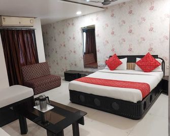 Hotel Galaxy - Indore - Makuuhuone