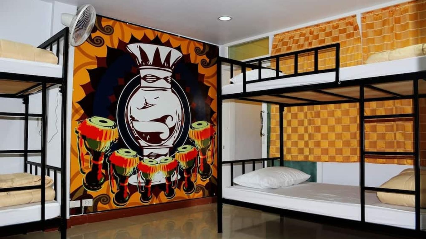 Home Base Hostel - Adults Only