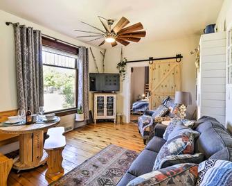 Walk to Dtwn Shops and Eats Sturgeon Bay Retreat - Sturgeon Bay - Sala de estar