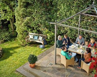 Ringhotel Bömers Mosel Landhotel - Alf - Patio