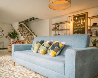 Derequka Hostel - Pereira - Living room