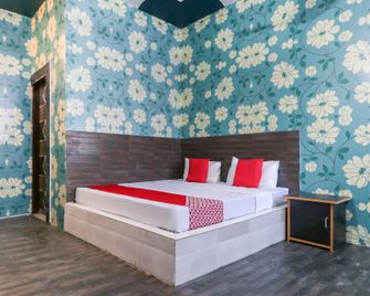 OYO Hotel Nbr - Yamuna Nagar - Bedroom