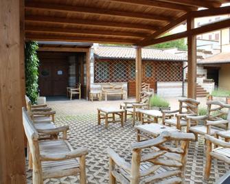 Osteria Della Posta - Poggio Picenze - Patio
