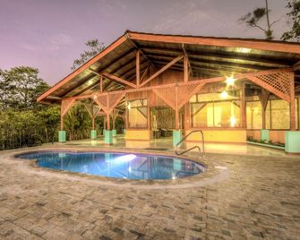 Green Lagoon Wellbeing Resort - La Fortuna - Pool