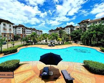 One Oasis Cozy Condo Beside Sm Ecoland - Davao City - Pool