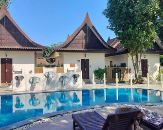 Pludhaya Resort & Spa - Ayutthaya - Pool