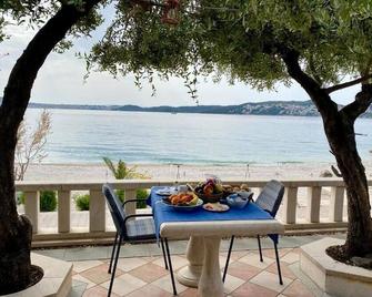 Villa Segetski dvori - Tradition since 1964 - Seget Donji - Balkon
