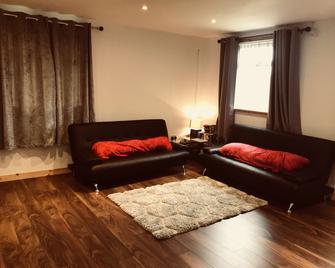 Lakeside 4 Bed Modern Luxury Cottage Lairg, Scottish Highlands - Lairg - Wohnzimmer