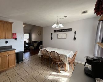 Your Auburn Home - 3/2, Quiet cul-de-sac - Auburn - Køkken