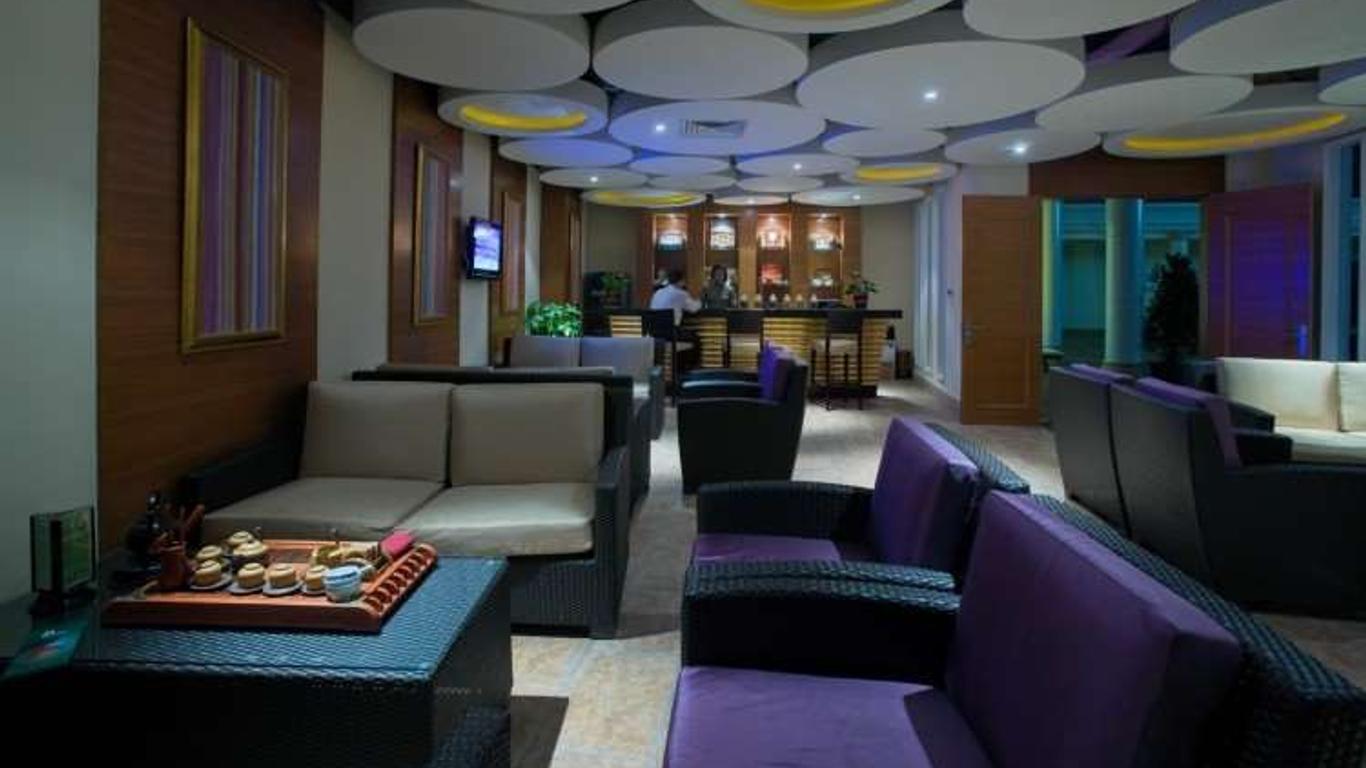 Zhuhai Charming Holiday Hotel