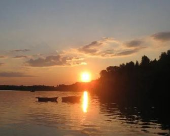 Zajazd Cicha Woda - Maniowy - Widok na zewnątrz