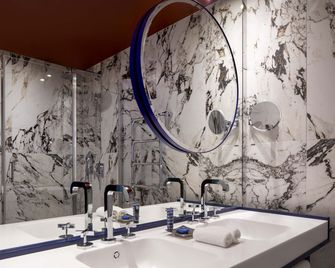 Hotel Bel Ami - Paris - Bathroom