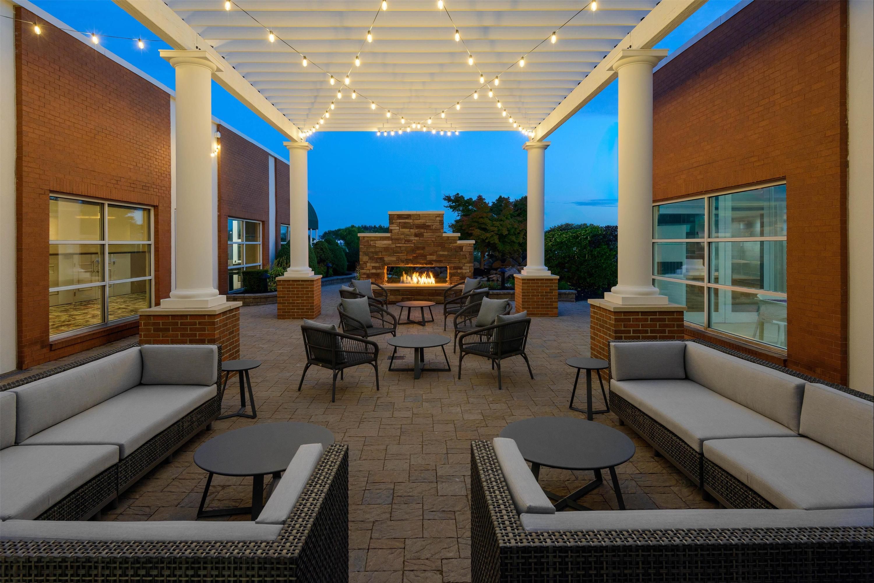Hilton Garden Inn Buffalo Airport - Cheektowaga - Patio