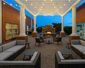 Hilton Garden Inn Buffalo Airport - Cheektowaga - Patio