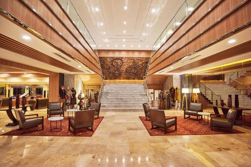 Patra Semarang Hotel & Convention