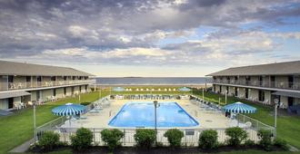 Friendship Oceanfront Suites - Old Orchard Beach - Piscina