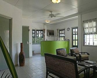 Guesthouse Amice - Paramaribo - Front desk