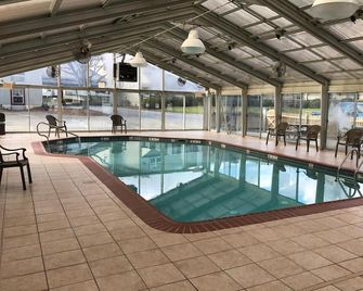 The Country Inn of Lancaster - Lancaster - Pool