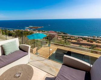 Charming Riviera Villa for 8 Guests Pool & Sea View - Anthéor - Balcón