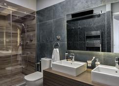 Amazing Seafront Apartment Athens Riviera - Vouliagméni - Bathroom