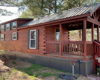 Rocky Ridge Rustic Retreat - 1 Bed/1 Loft/Bunk Beds - Mount Vernon - Edificio